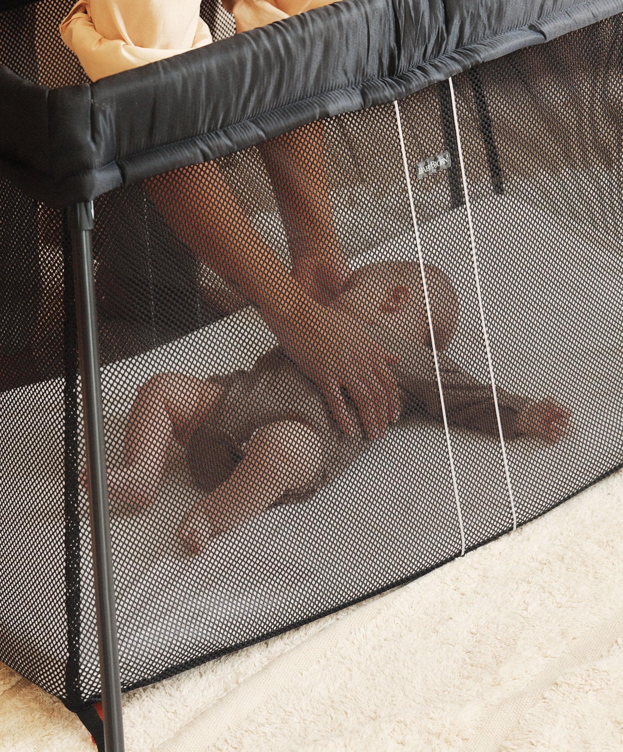 BabyBjörn Travel Cot Light - Black - Image 6