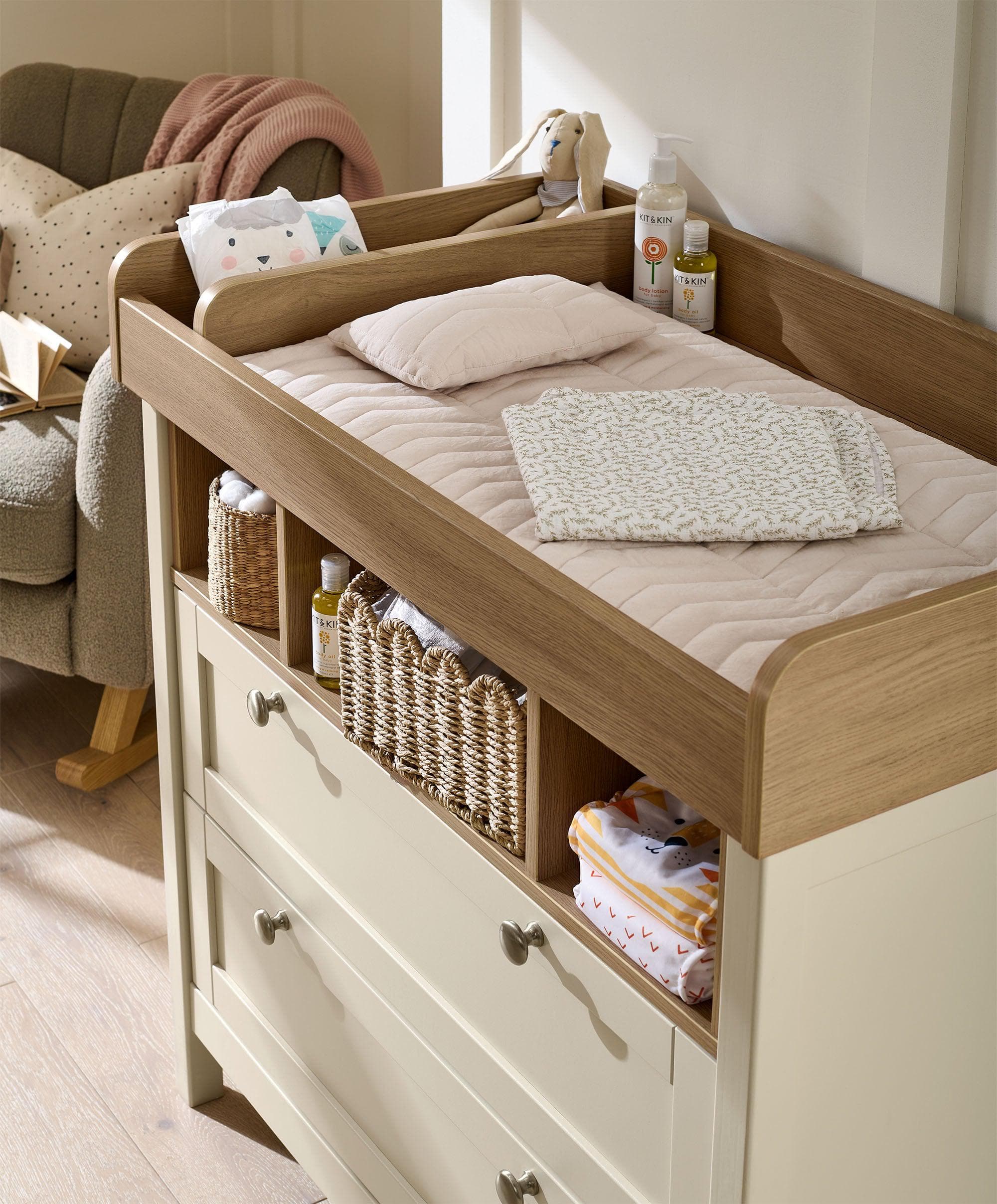 Harwell Nursery Bundle with Lua Bedside Crib (6 Piece) – Cashmere - Image 9