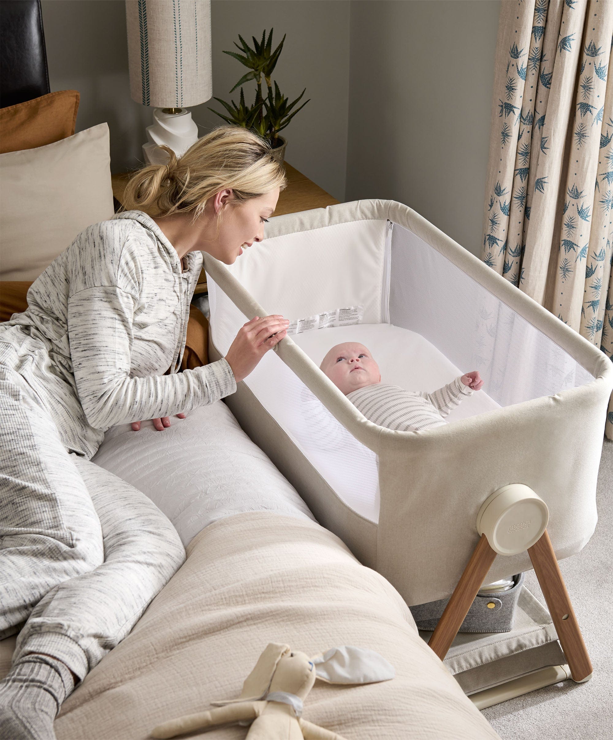 Harwell Nursery Bundle with Lua Bedside Crib (6 Piece) – White - Image 13