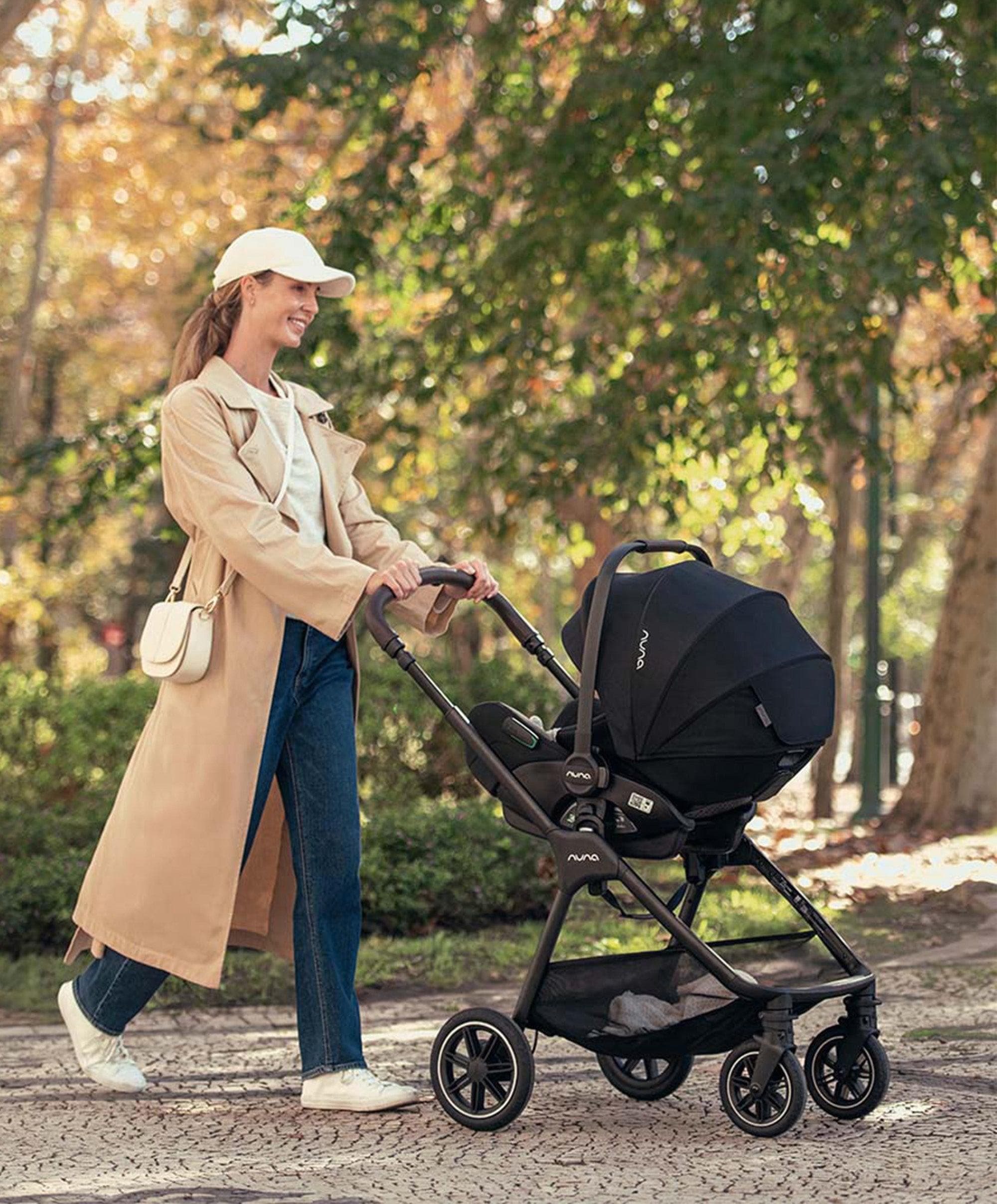 Nuna MIXX Next Pushchair Bundle with ARRA Flex Car Seat & BASE Curv Base - Biscotti - Image 4