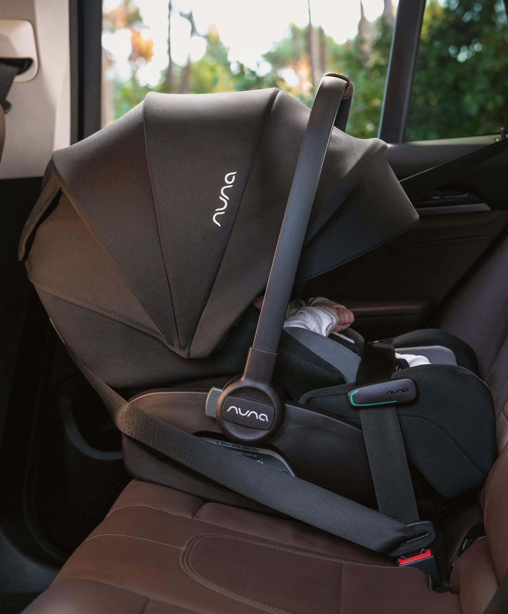 Nuna MIXX Next Pushchair Bundle with ARRA Flex Car Seat & BASE Curv Base - Biscotti - Image 6