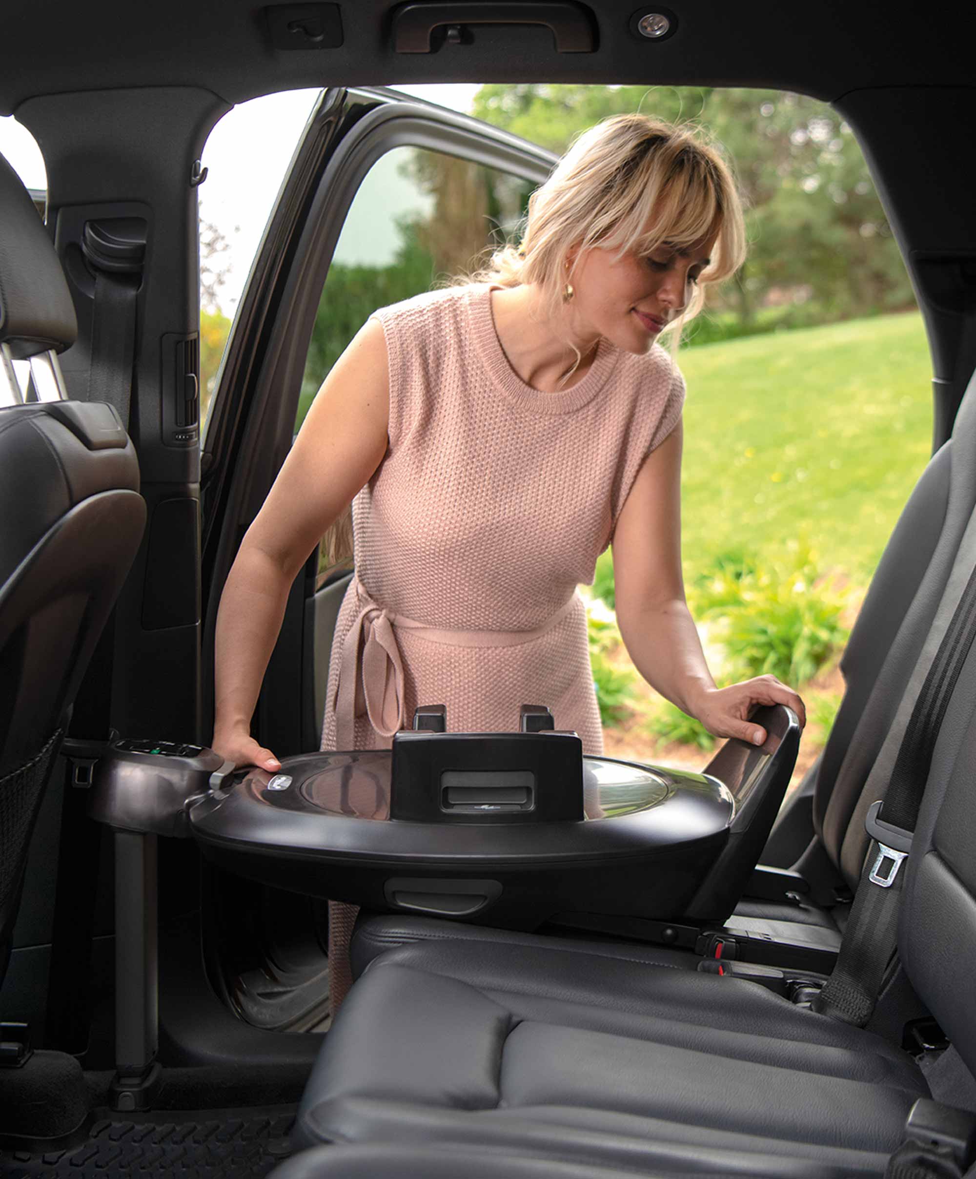 Nuna Base Next Rotating ISOFIX Base - Caviar - Image 2