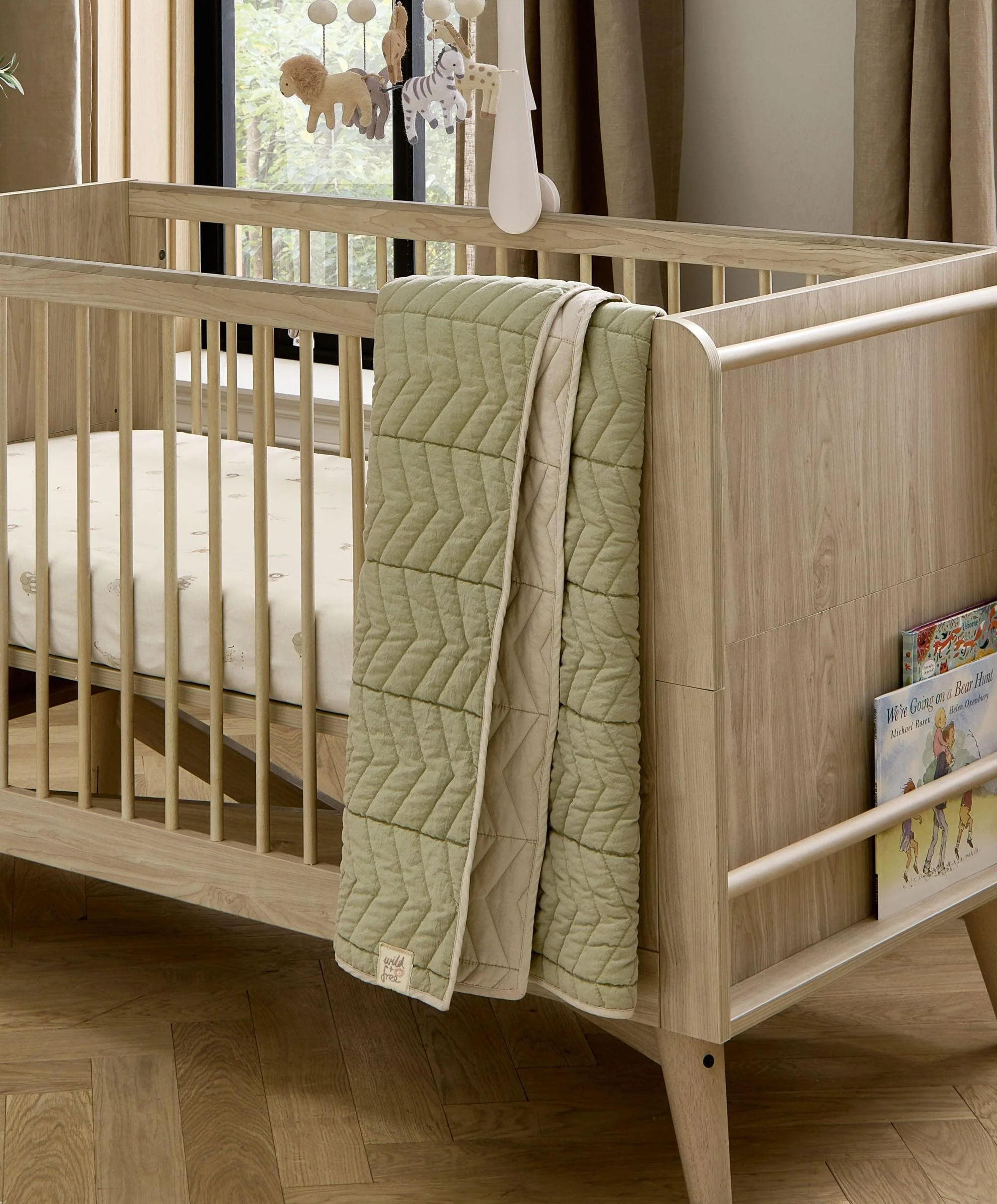 Quilt (3.0 Tog) - Sage green/Neutral - Image 2
