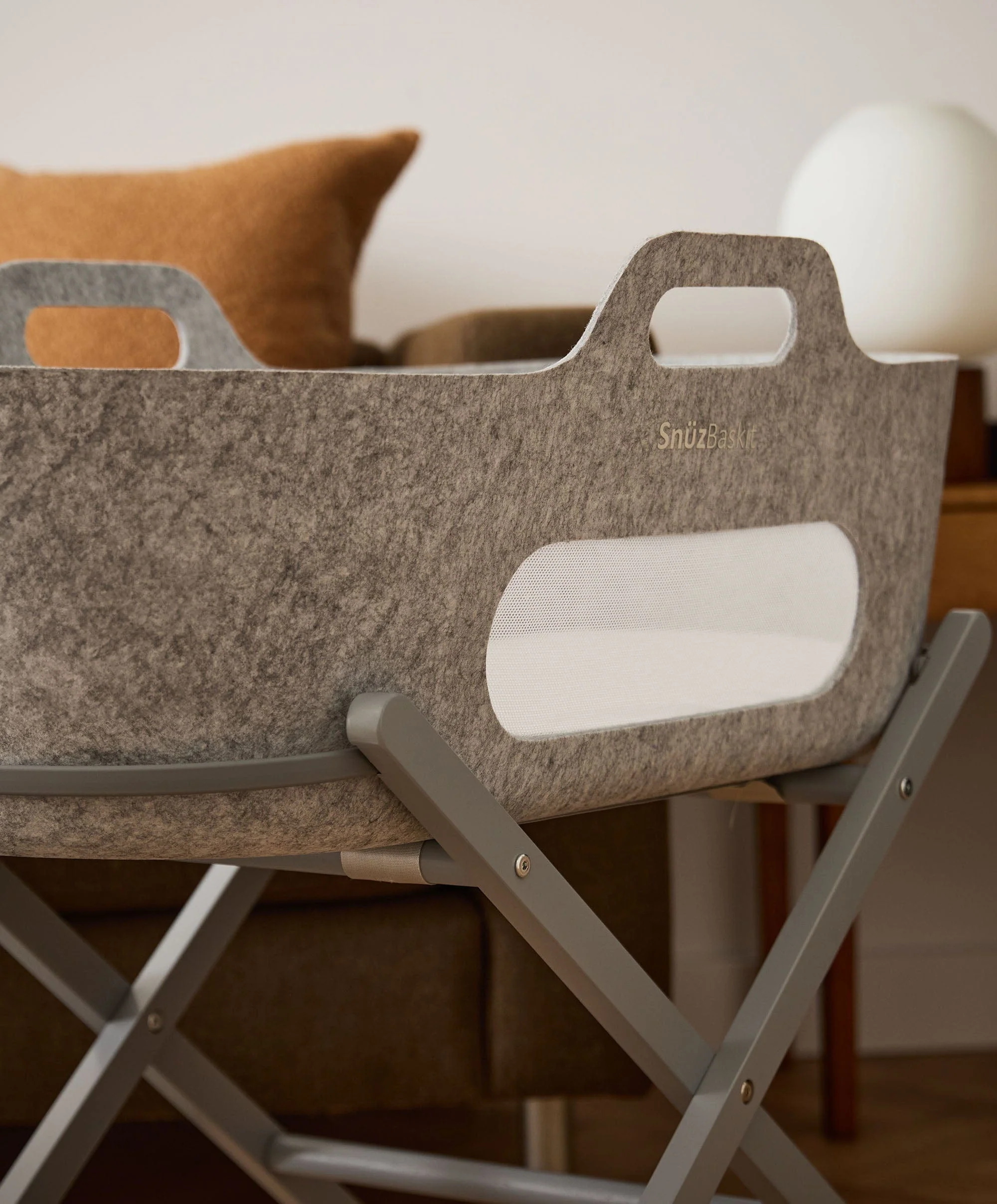 SnuzBaskit Moses Basket & Stand - Light Grey/Dove - Image 13