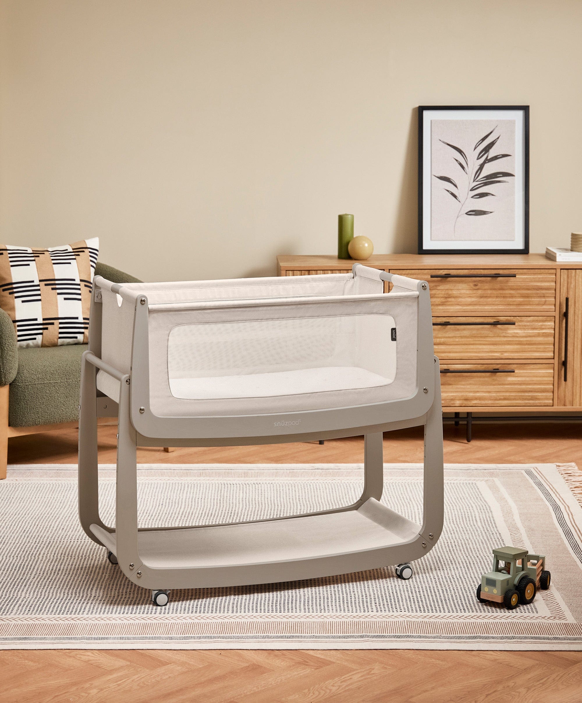 SnuzPod 5 Bedside Crib - Pebble - Image 5