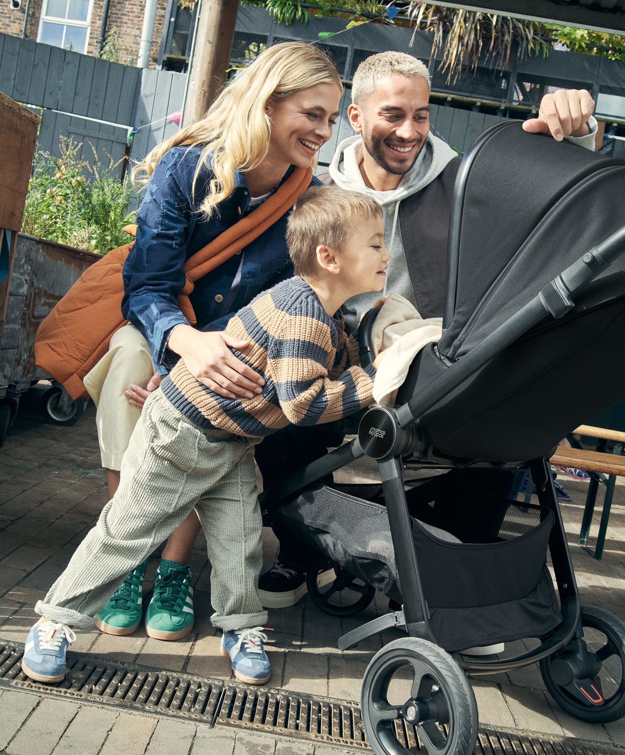 Vardo Pushchair Ultimate Newborn Bundle (11 Pieces) - Noir - Image 2